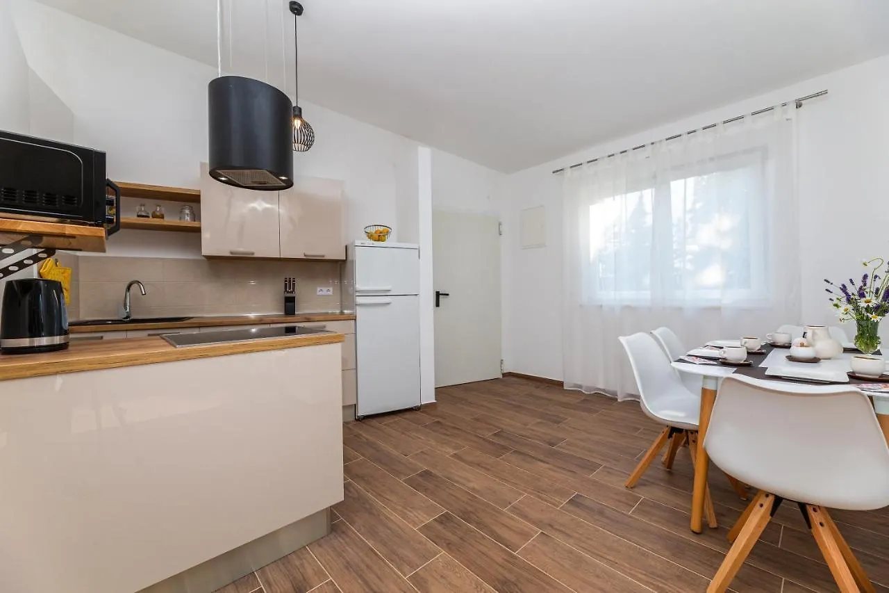 Apartment Nada 1 Malinska